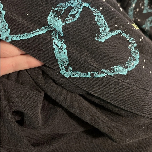 Vintage Adults AOP Splatter Paint Black Single Stitch Heart T Shirt - Picture 4 of 16